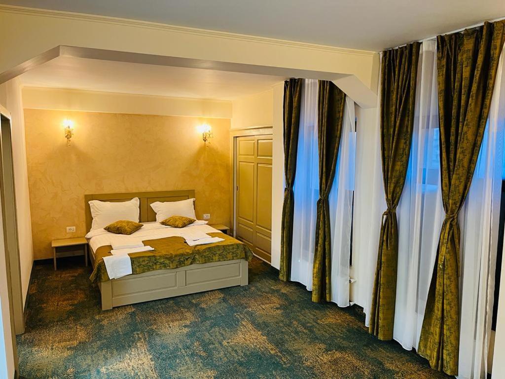 Hotel La Ane Babadag Extérieur photo